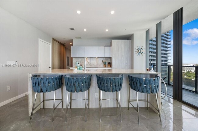 Photo - 480 NE 31st St House