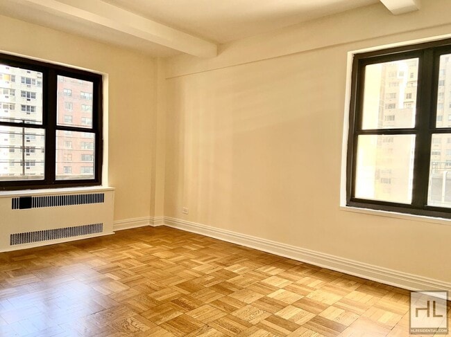 Building Photo - PRIVATE TERRACE! 2 BED IN PRIME SUTTON PLA...