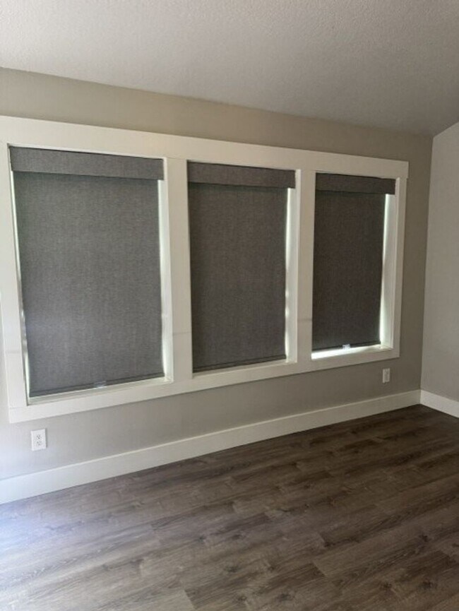 Foto del edificio - Well-Maintained 3-bedroom, 2-bath home with a 2-car garage