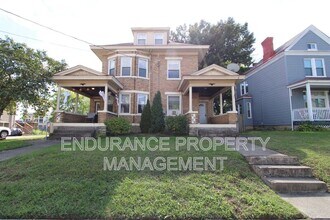 Building Photo - 2539 Melrose Ave