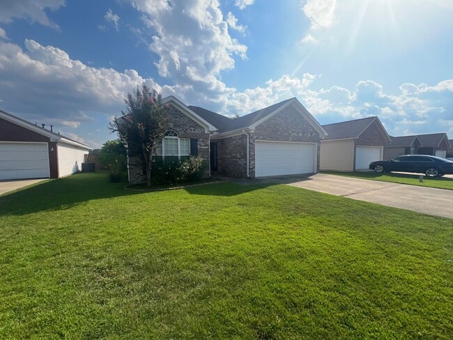 Building Photo - 3 bedroom 2 bathroom in Clear Creek Colony