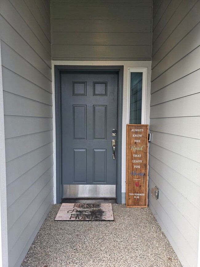 Building Photo - 4 Bedroom Home in Soundview Estates!