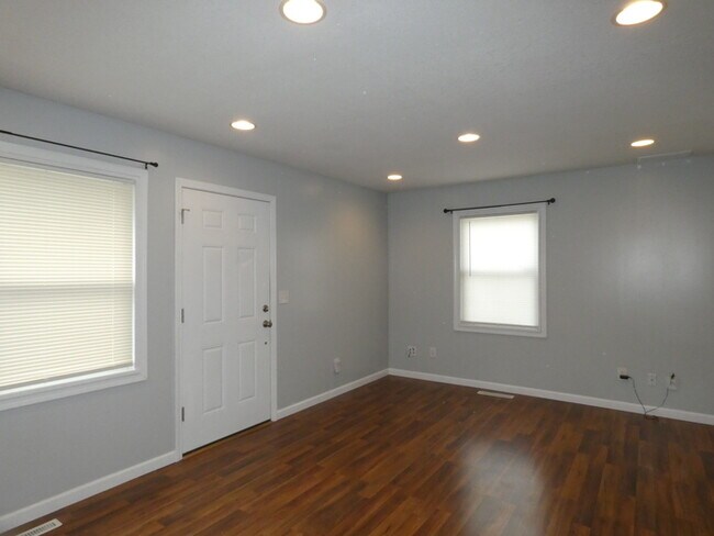 Building Photo - Beautiful Home in Gladstone, MO!