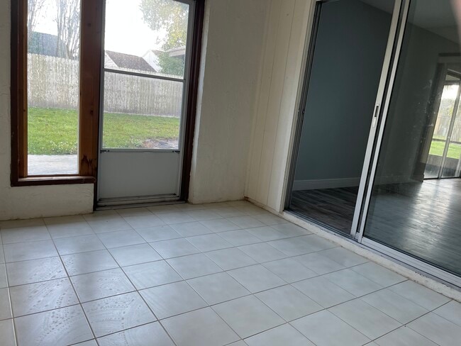 Foto del edificio - 325 Redwing Way