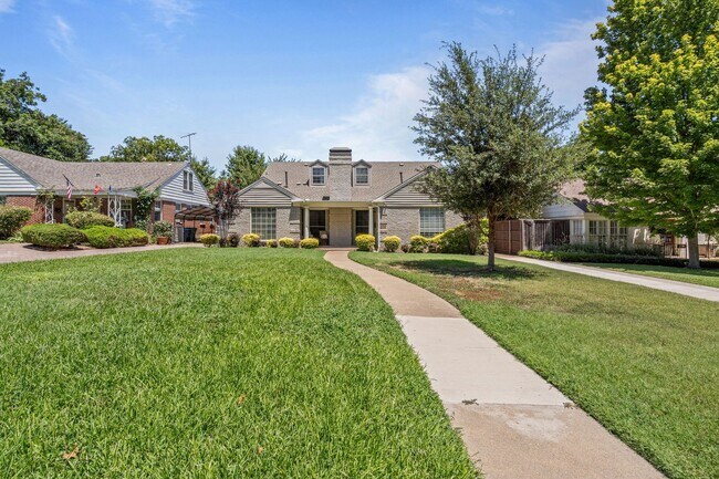 Foto del edificio - TCU-3518 Westcliff Rd