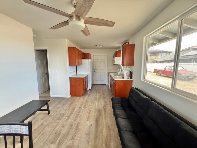 Foto del edificio - Partially Furnished &Renovated 2 Bedroom /...