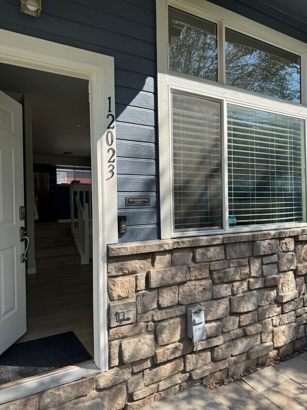 Foto principal - 12023 Monaco St