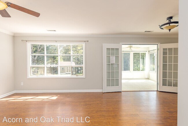 Building Photo - 3 br, 2.5 bath House - 5515 Cornerstaff Dr