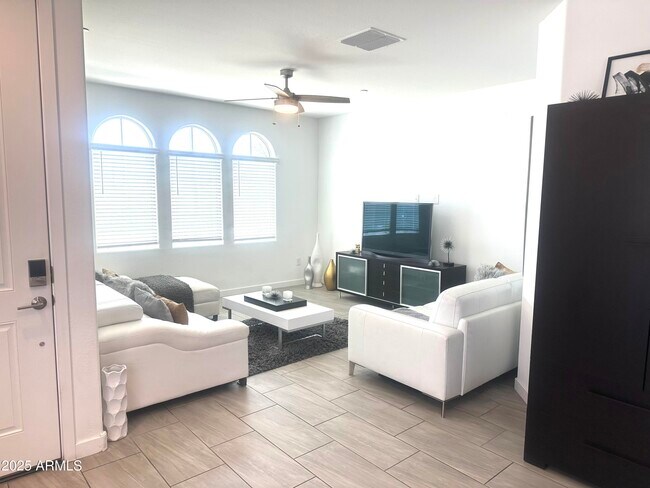 Building Photo - 4100 S Pinelake Way