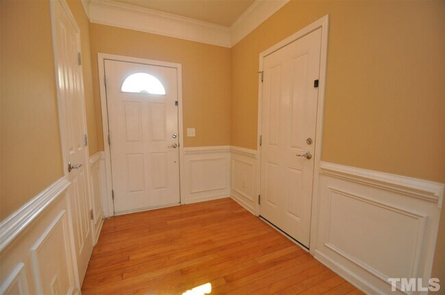 Foto del edificio - 8330 Saltwood Pl