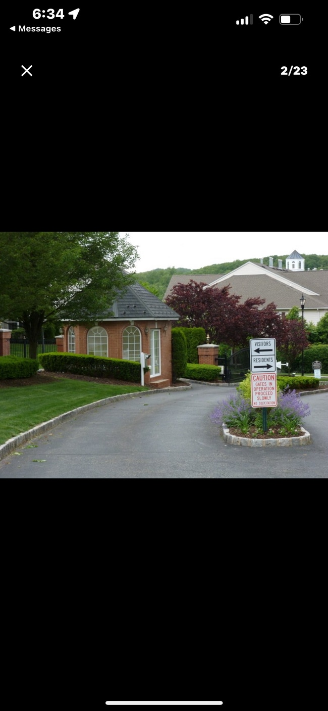 Building Photo - 390 Cambridge Dr