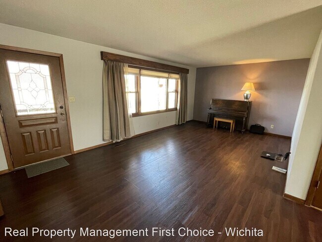 Foto del edificio - 4 br, 3 bath House - 740 Random Rd