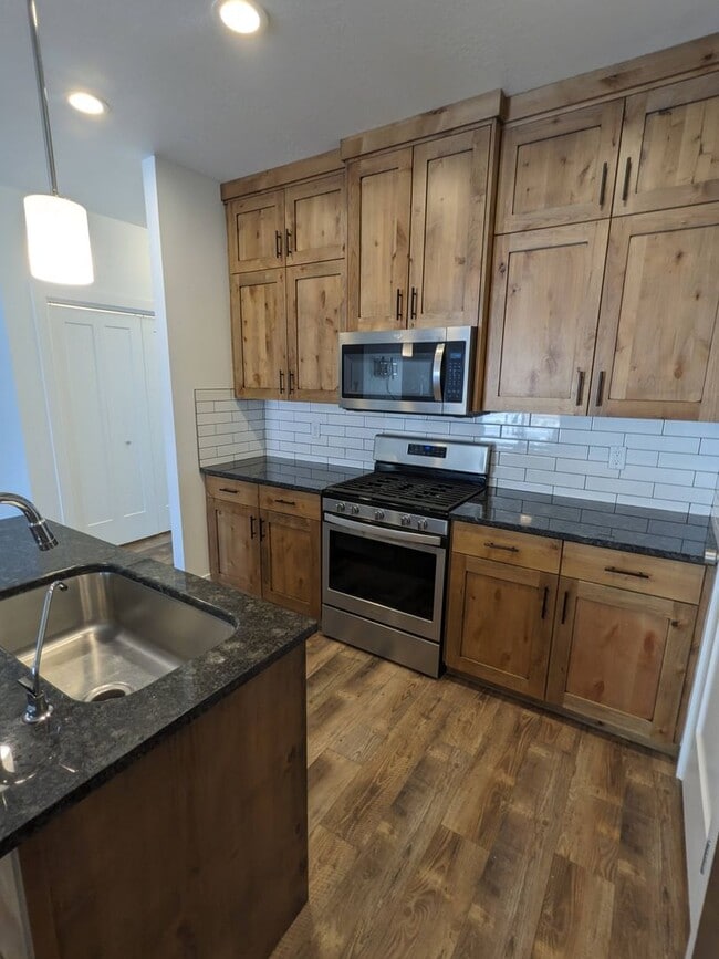 Building Photo - October Savings – Deposit Is All You Need!...