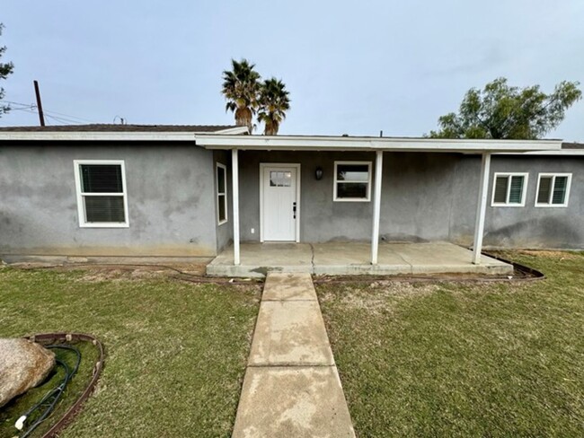 Building Photo - Newly remodeled single story home on land ...