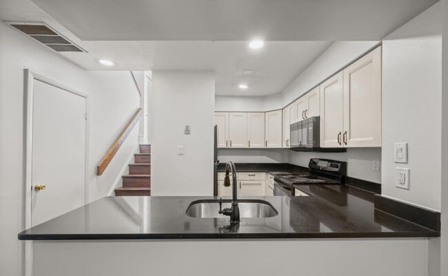 Foto del edificio - 18120 Windsor Hill Dr