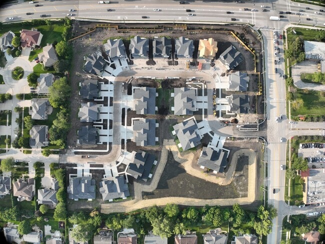 Building Photo - Residences at Charlie Court