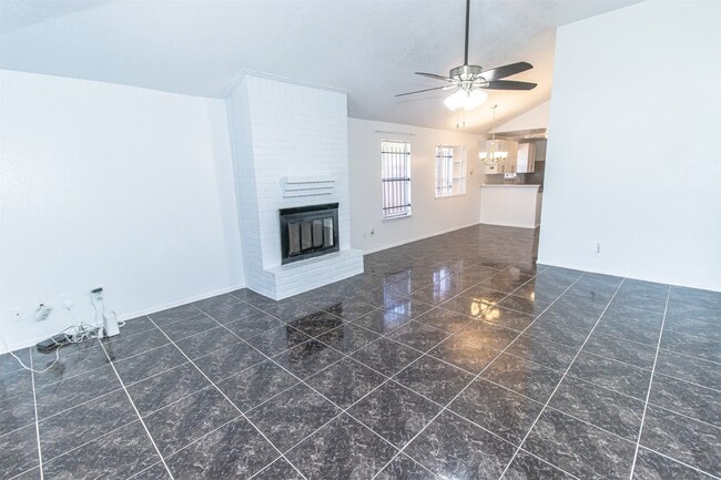 Foto del edificio - 918 Littleport Ln