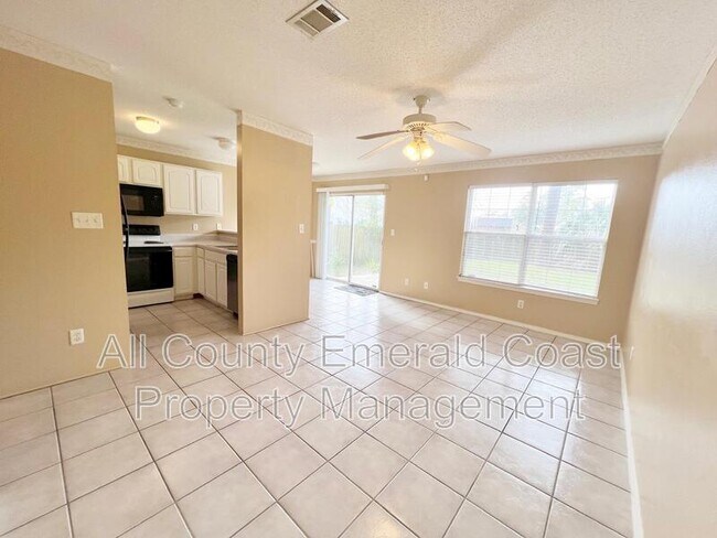 Building Photo - 34 Harbeson Ave NE