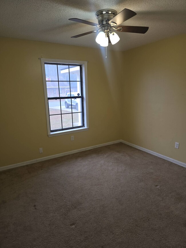 Building Photo - 1304 Tower Dr