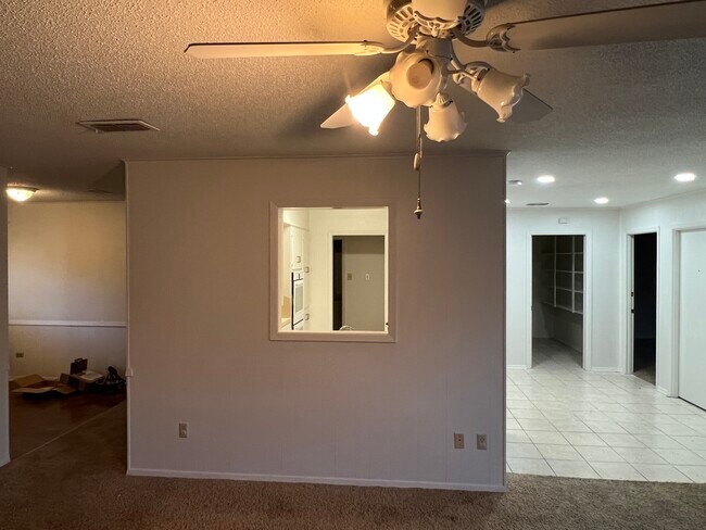 Building Photo - 307 Hampton Ct