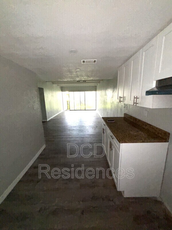 Foto del edificio - 5521 Forest Haven Cir