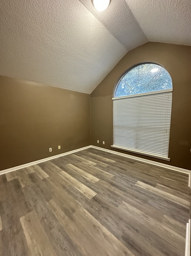 Foto del edificio - 12 Bass Rock Ct