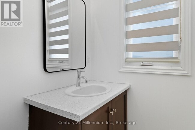 Building Photo - 118 Jewel St