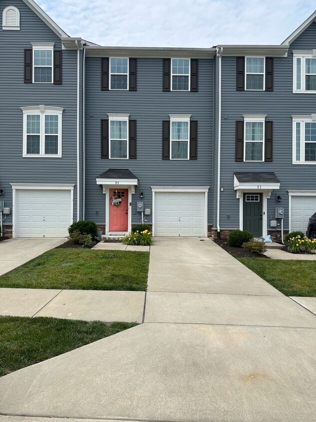 Primary Photo - Village Oaks Townhome 3bed/2.5Bath