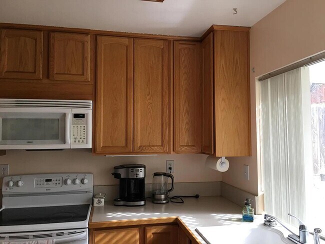 Foto del edificio - 2208 Summerpark Ct