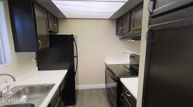 Building Photo - 2 br, 1 bath Apartment - 7960 N Hayden Rd