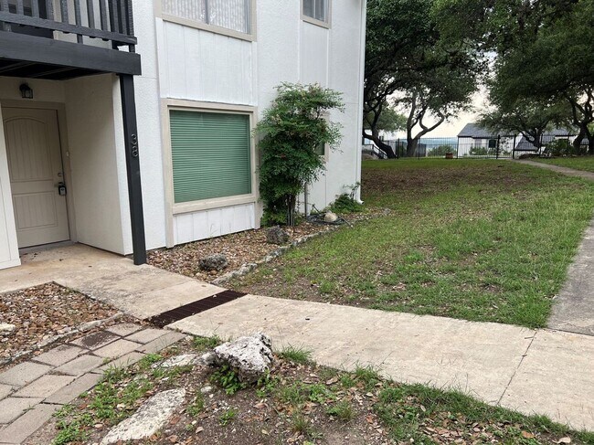 Foto del edificio - 1033 Parkview Dr