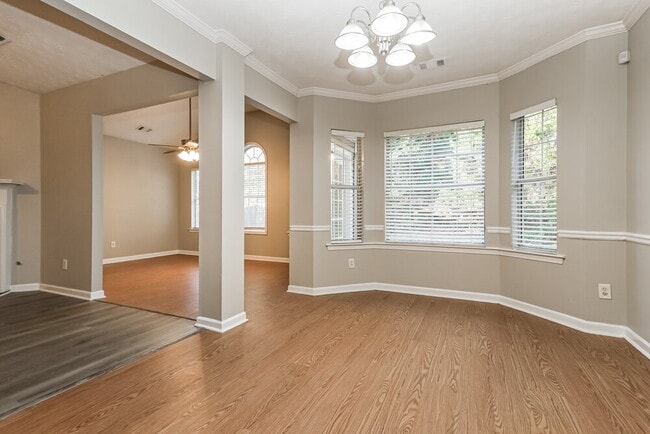 Building Photo - 5275 Yellow Pine Dr