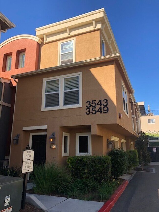 Foto del edificio - Move in Special $500 off first months rent...