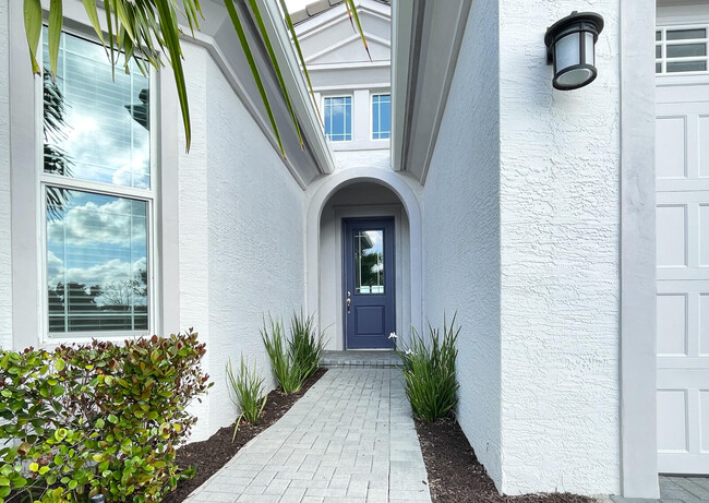 Building Photo - 15995 Whippoorwill Cir