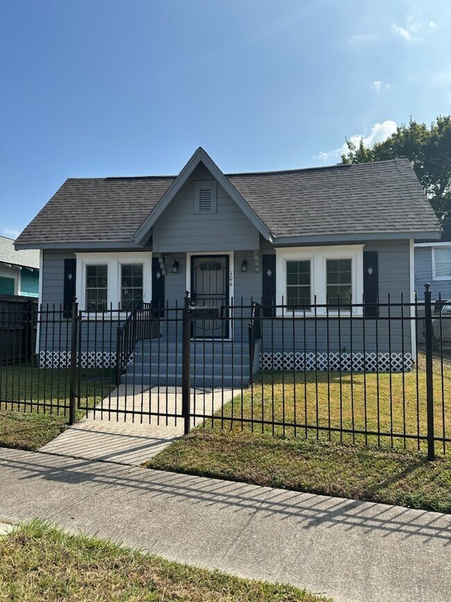 Foto del edificio - 106 N Eastwood St