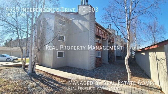 Photo - 9625 Independence Dr House