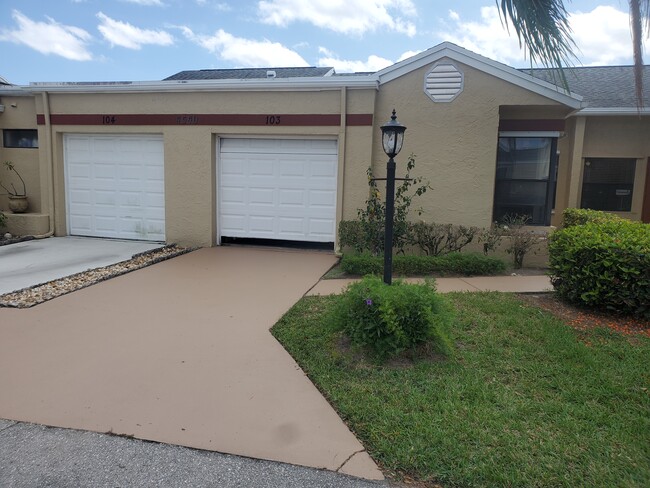 Front of property - 4540 Amherst Cir