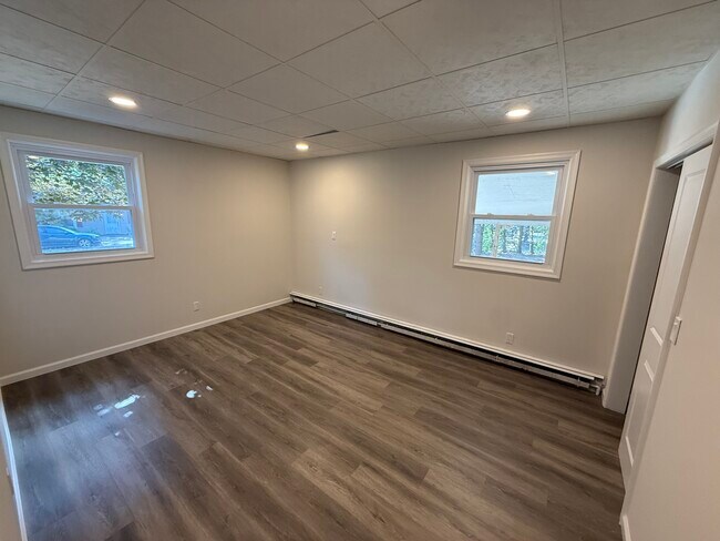 Dormitorio 2 - 601 E Lakeshore Dr