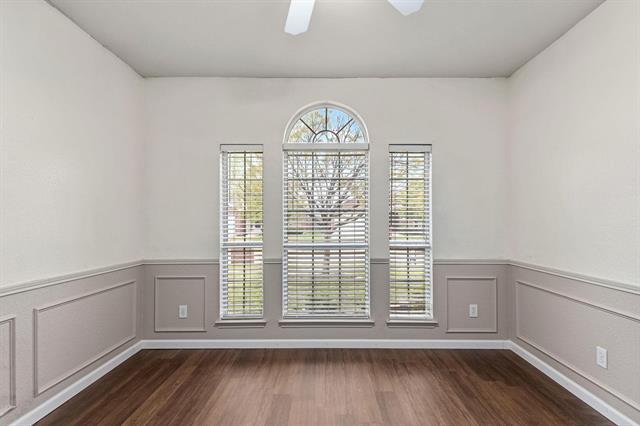 Foto del edificio - 8832 Stirrup Way