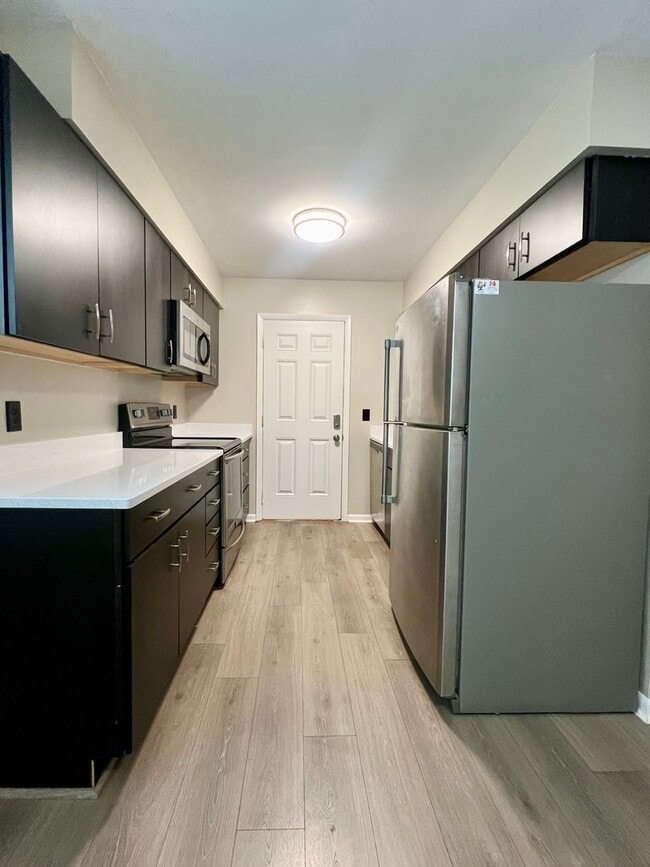 Building Photo - 3 Bedroom Duplex in Kalamazoo