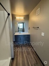 Building Photo - 226 E Greenfield Ln