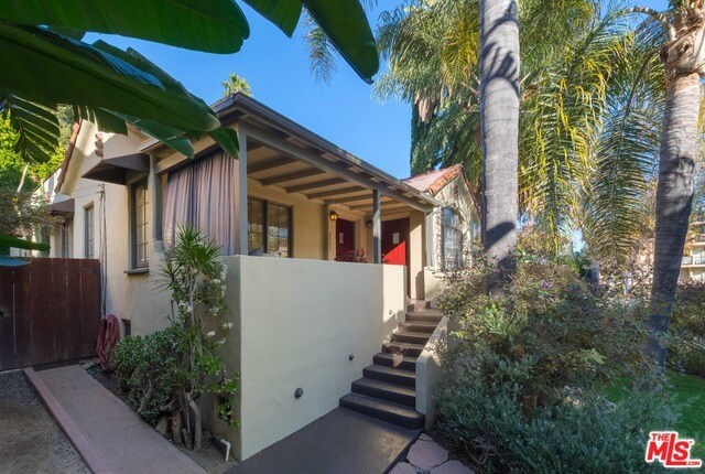 Building Photo - 8563 Rugby Dr