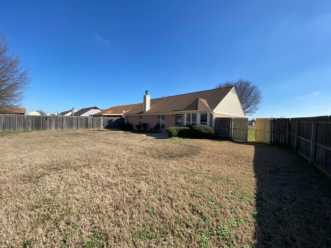 Building Photo - ****JUST REDUCED****6725 Timber Point Circ...