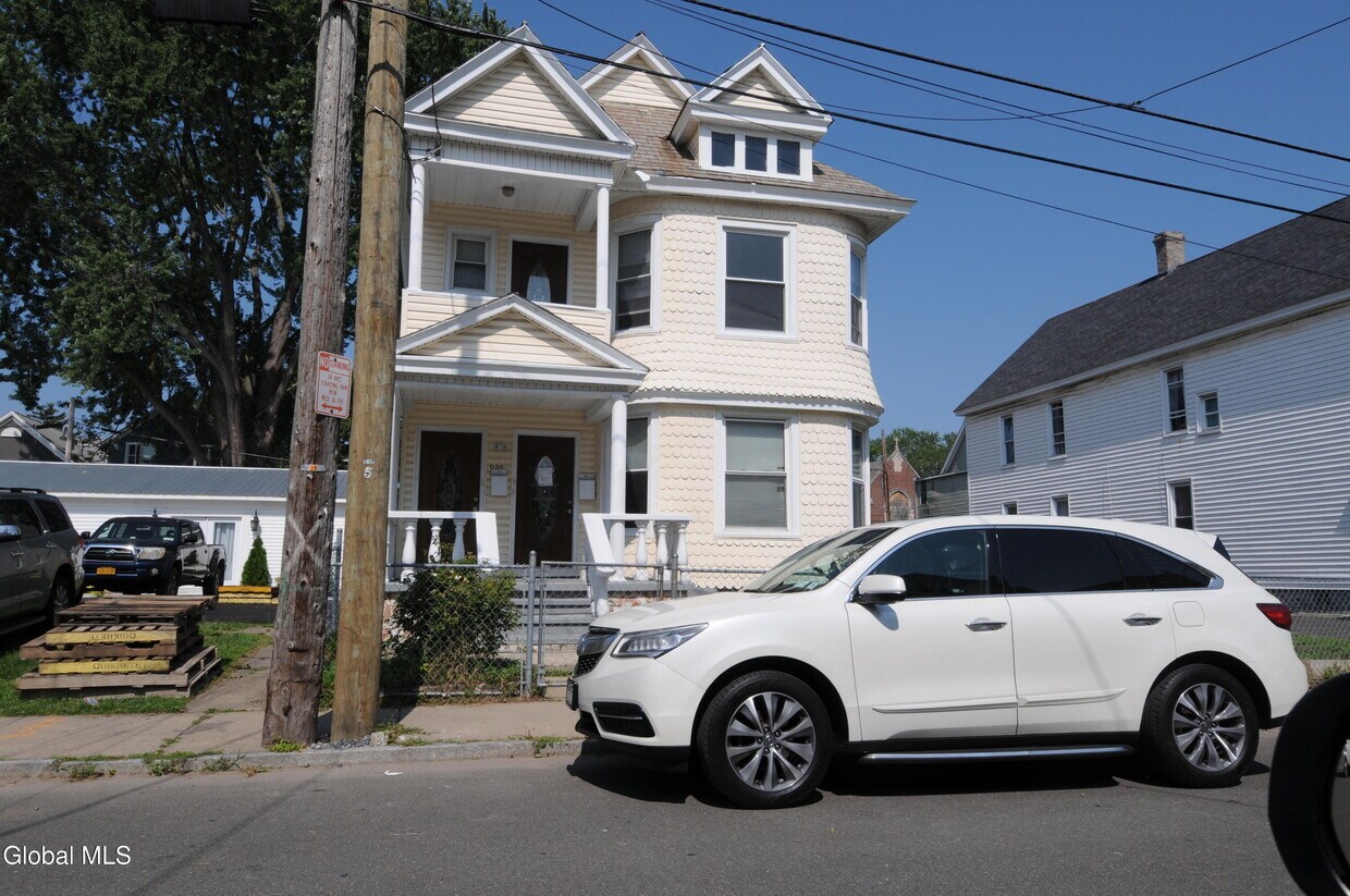 Foto principal - 925 Delamont Ave