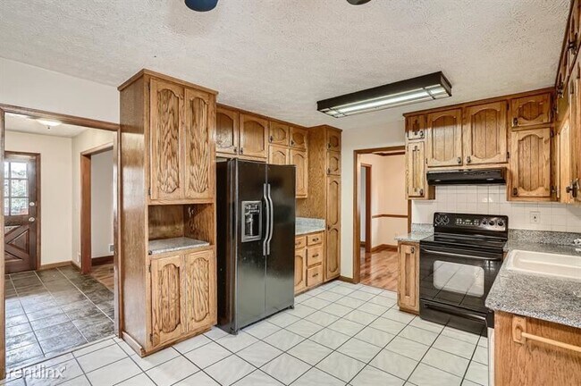 Building Photo - 3 br, 2.5 bath House - 509 Waterwood Bend ...