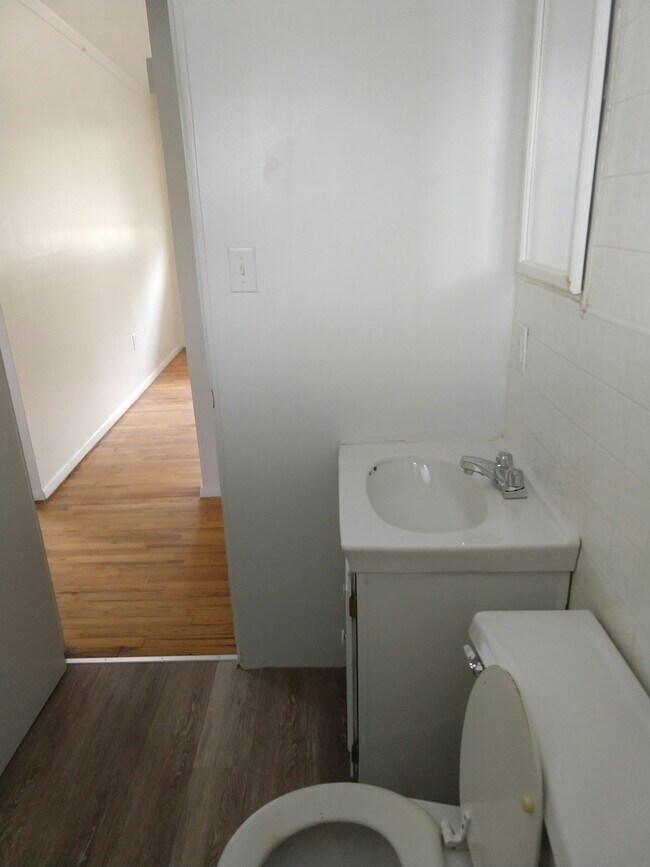 Foto del edificio - 730 W 25th St