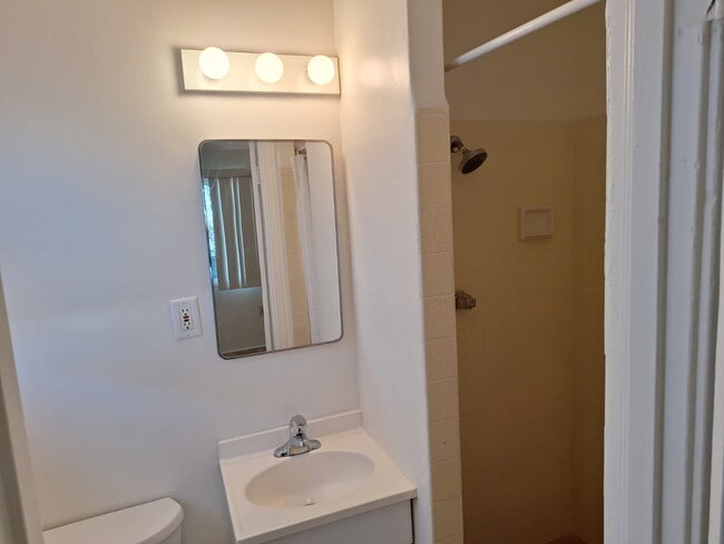 Foto del edificio - 2608 W Carson St