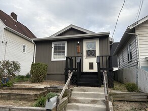 Building Photo - 459 Fountain St