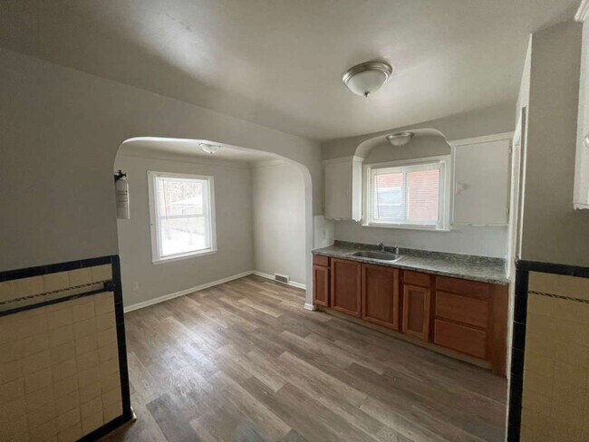 Building Photo - 2228 Annabelle St