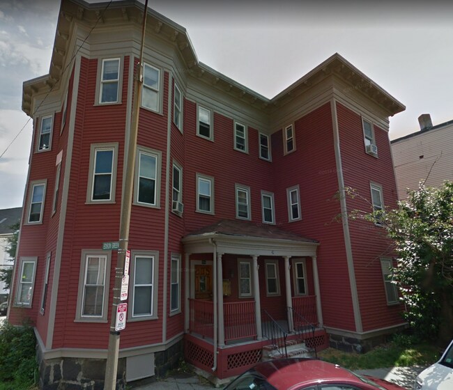Building Photo - 24 Pond St